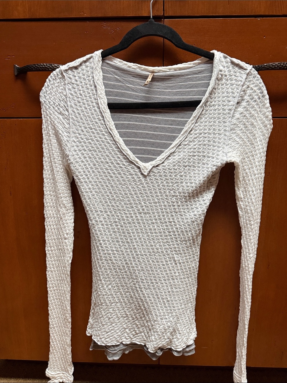 Textured V-Neck Long Sleeve Top